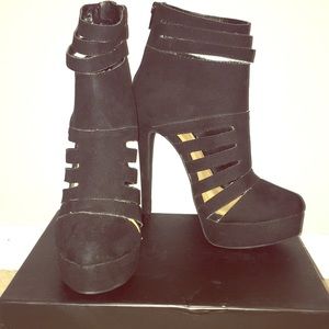 Black strappy high heels!